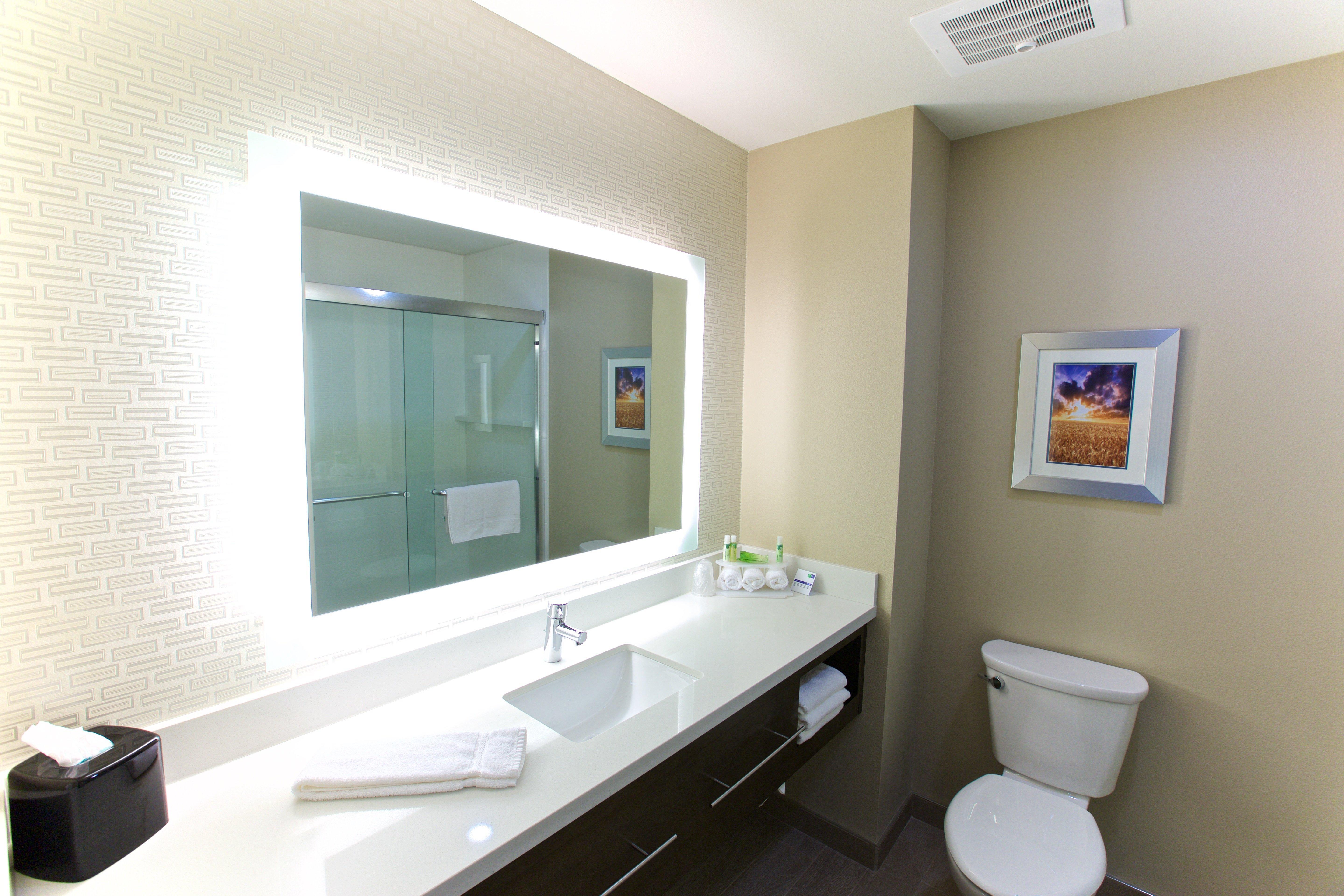 Holiday Inn Express Fargo Sw I94 Medical Center, An Ihg Hotel Dış mekan fotoğraf