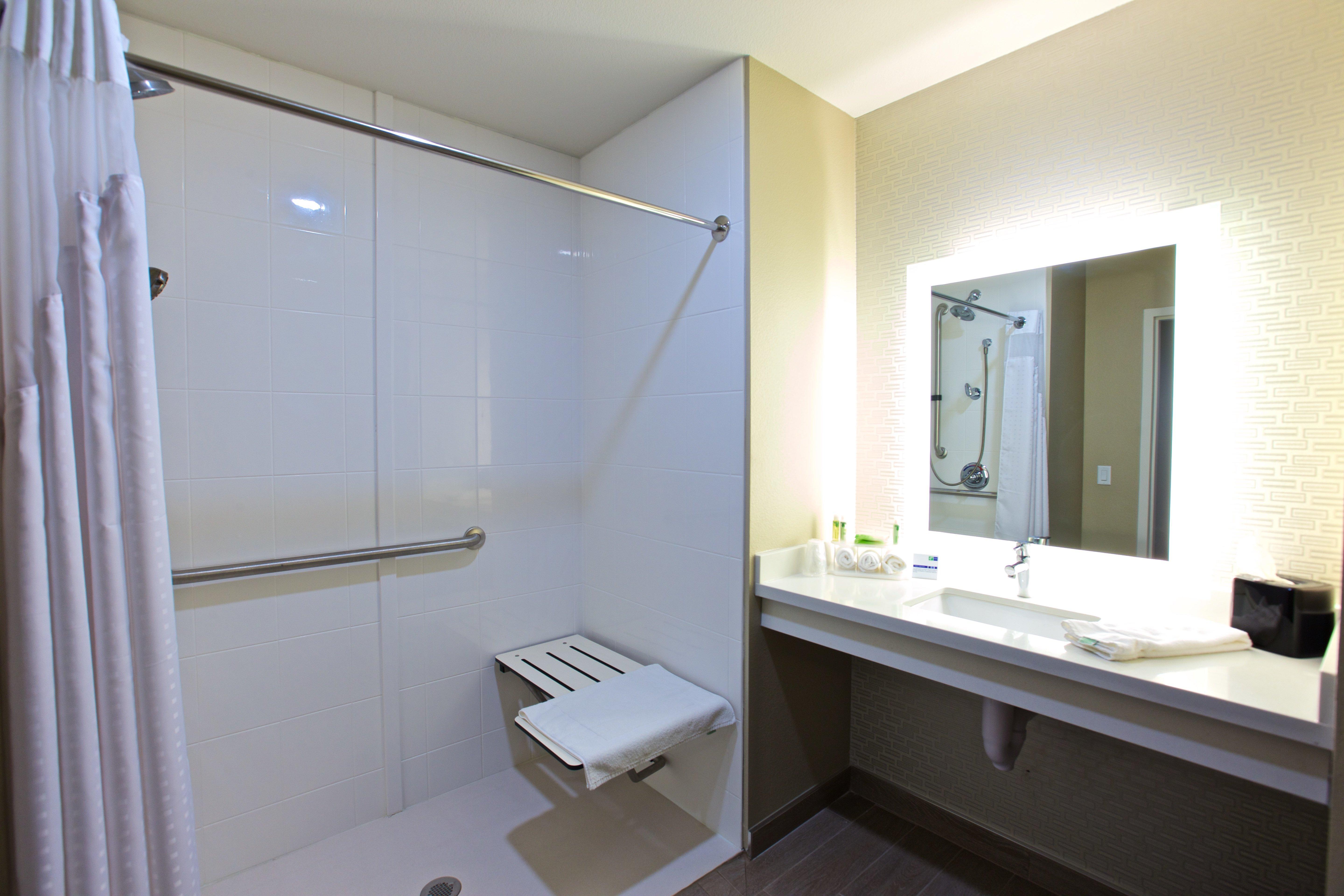 Holiday Inn Express Fargo Sw I94 Medical Center, An Ihg Hotel Dış mekan fotoğraf