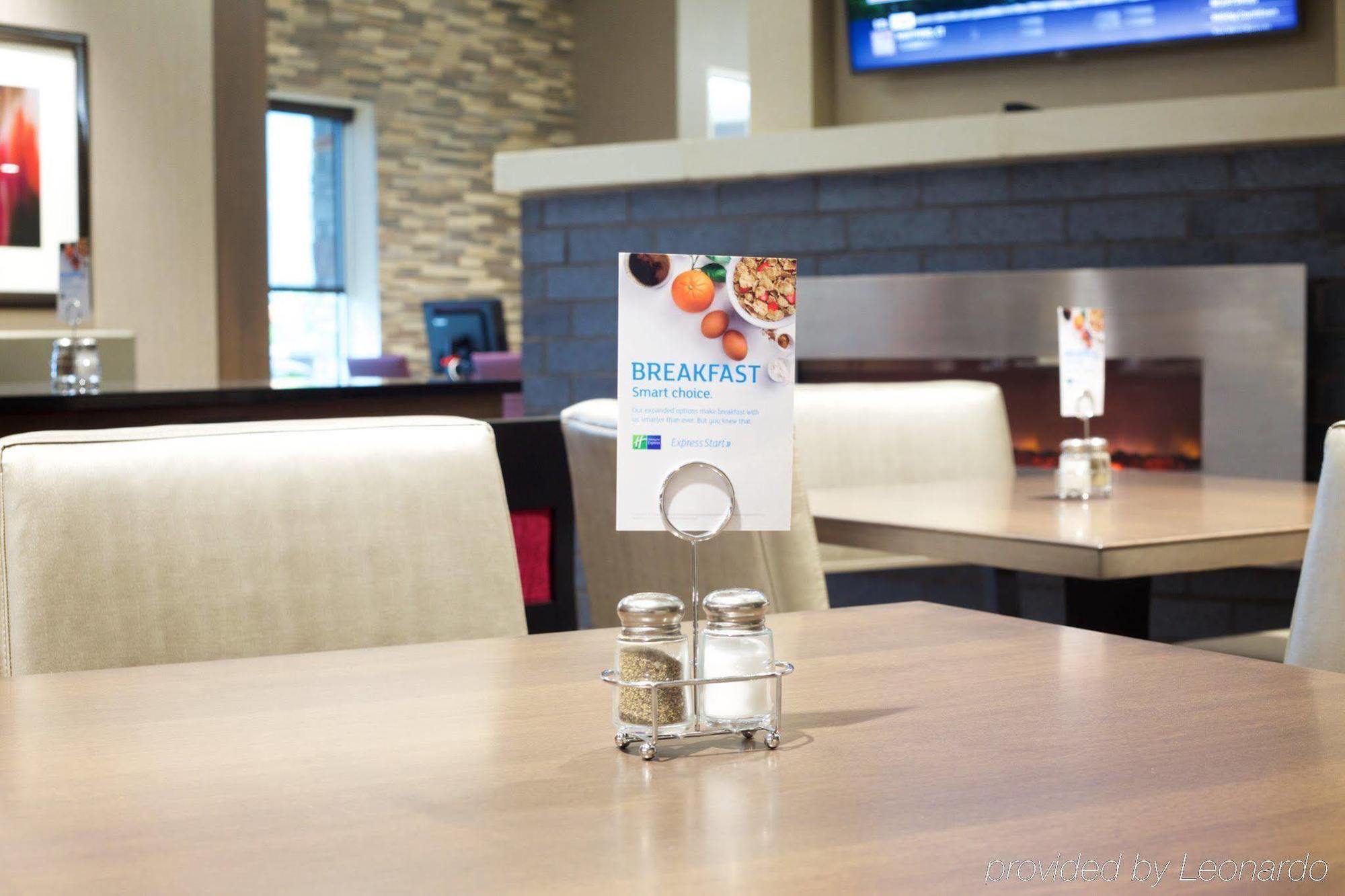 Holiday Inn Express Fargo Sw I94 Medical Center, An Ihg Hotel Dış mekan fotoğraf